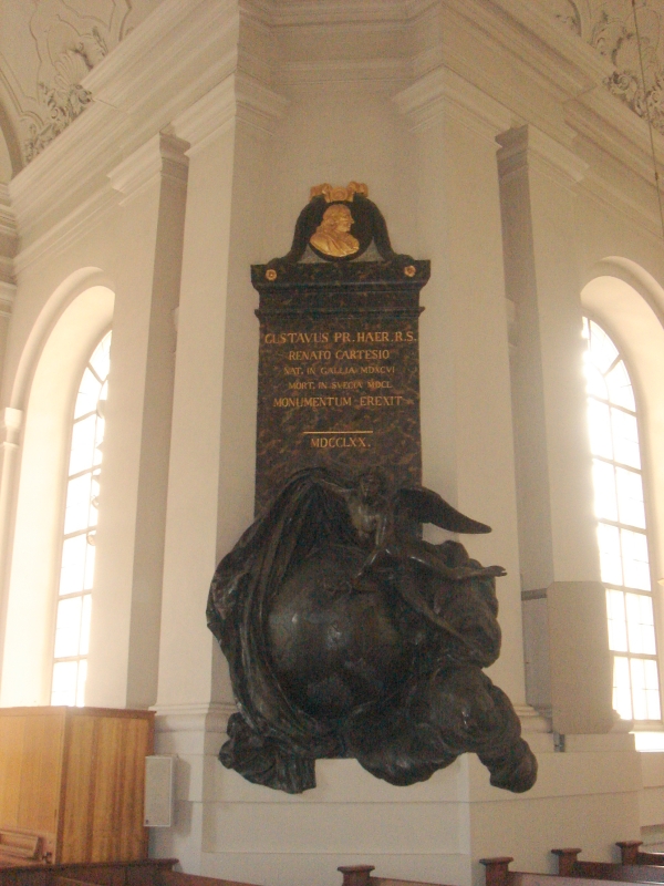 Monumento a Descartes en la Adolf Fredriks Kyrka. 1770. Estocolmo. Foto Wikipedia.